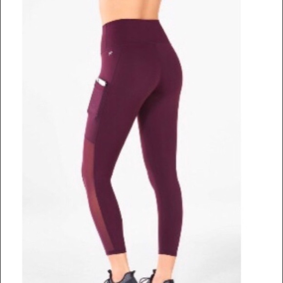 maroon leggings with pockets